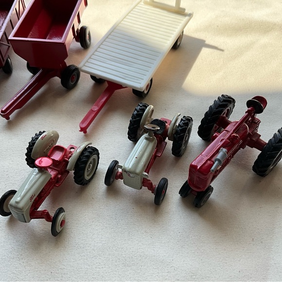 Vintage Assorted Lot of 10 ERTL Red Farm Equipment and Tractors Ford Farmall - Picture 3 of 16